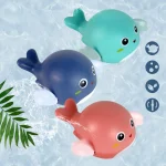 Jouets de bain, petites baleines mignonnes. Pas d&rsquo;une horloge à piles. Idéal pour les enfants jouent dans la baignoire