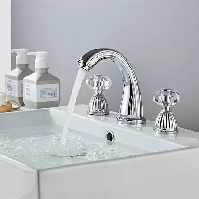 Robinets de lavabo en laiton doré – vue 2