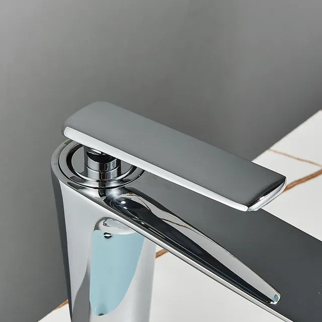 Robinet mitigeur chaud et froid – vue 4