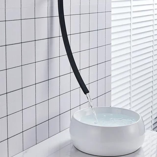 Robinet de lavabo de salle de bains mural de luxe 70cm – vue 4