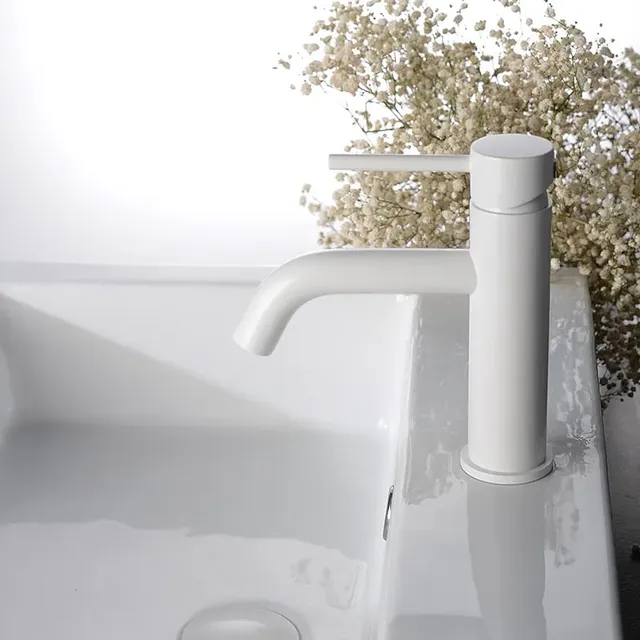 Robinet de lavabo de salle de bains blanc – vue 4