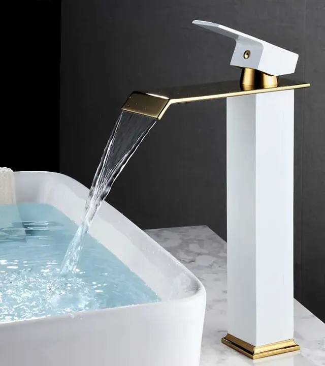 Robinet de lavabo cascade – vue 3