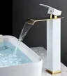 Robinet de lavabo cascade – vue 3