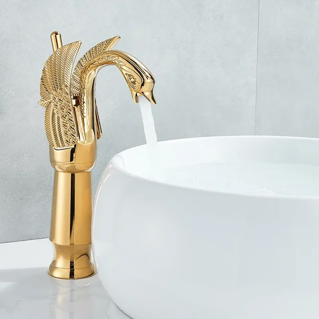 Robinet de lavabo en forme de cygne doré – vue 6
