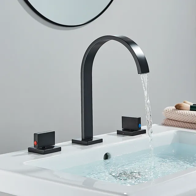 Robinet de lavabo doré – vue 5