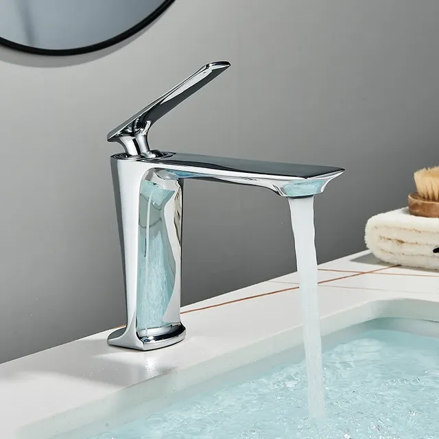 Robinet de lavabo chromé de salle de bains – vue 5