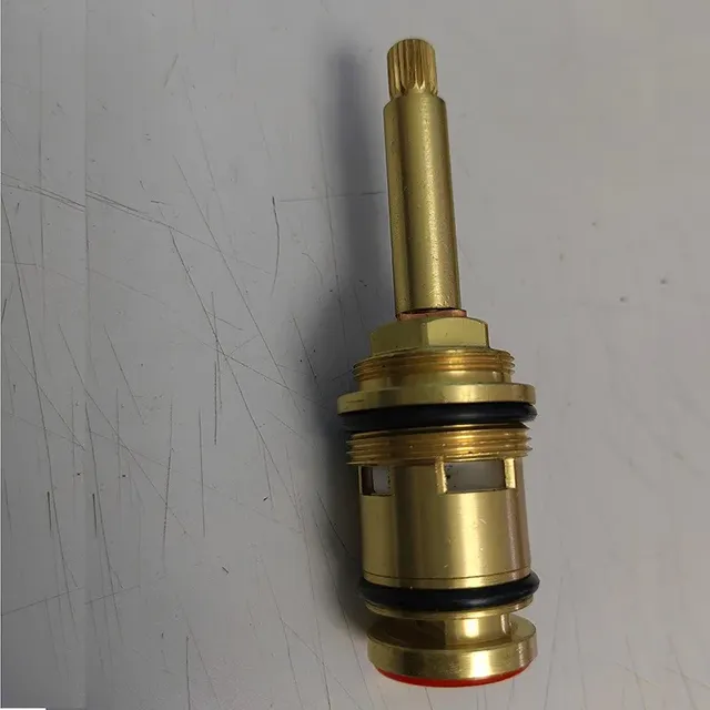 Pomme de douche murale avec valve de distribution d'eau… – vue 4