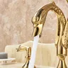 Robinet de salle de bain de luxe en laiton en forme de… – vue 4