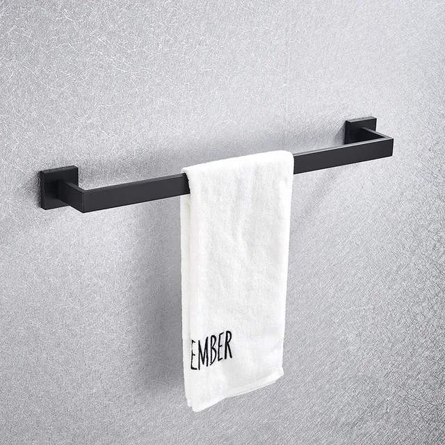 Ensemble de matériel de salle de bain noir – vue 2