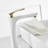 Robinets de lavabo de couleur blanche – vue 2