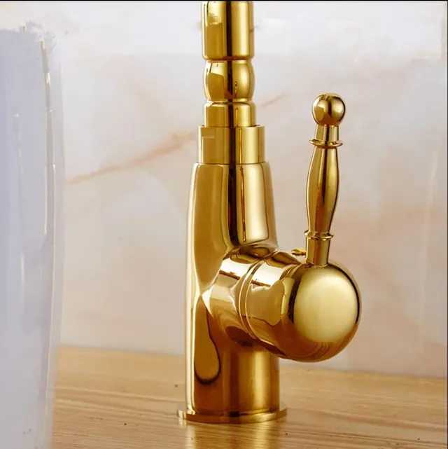 Robinet d'évier de cuisine en or – vue 4