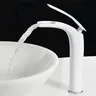 Robinet de lavabo de salle de bains – vue 1