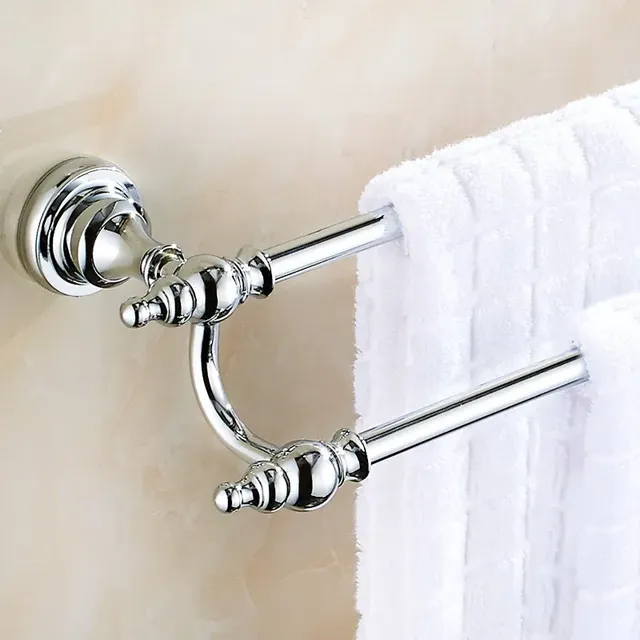 Ensemble de matériel de salle de bain – vue 4