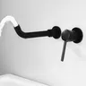 Robinet de cuisine de salle de bains mural noir mat – vue 3