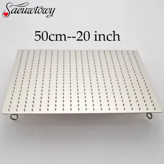 Pommeau de douche carré avec finition chromée