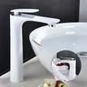 Robinet de salle de bain à poignée unique – vue 3