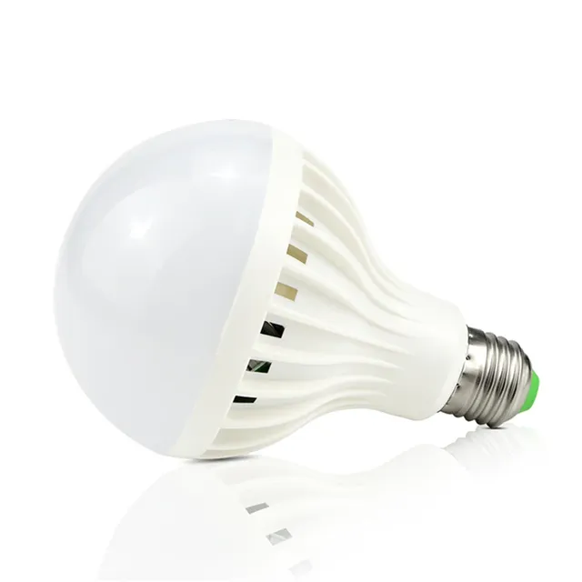 Ampoule LED intelligente PIR avec détecteur de mouvement – vue 3
