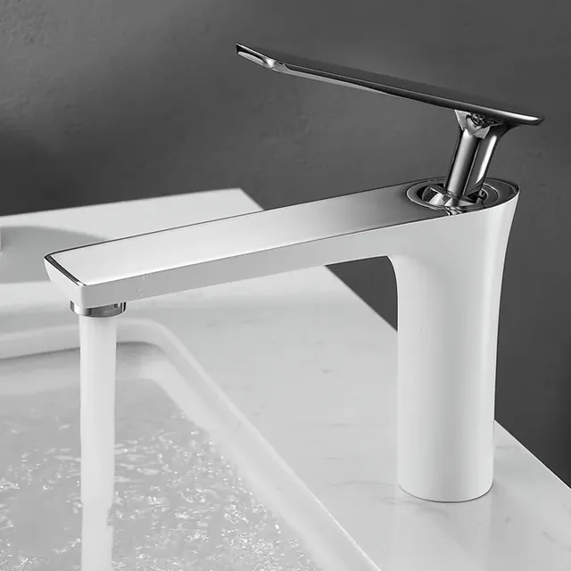 Mitigeur d'eau chaude et froide – vue 2