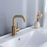 Robinet de salle de bains en or brossé – vue 3