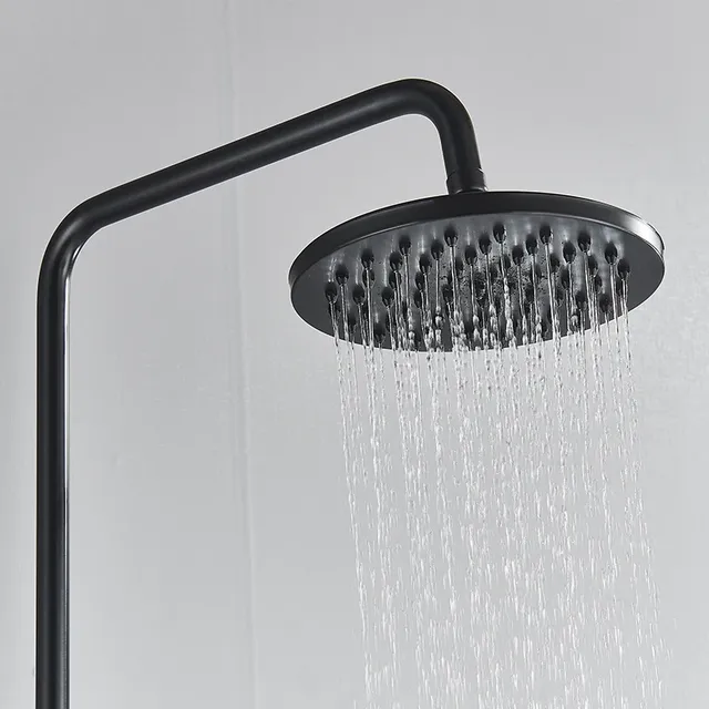 Robinet de baignoire de salle de bains sur pied noir de… – vue 5