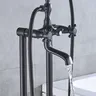 Robinet de baignoire de salle de bains sur pied noir de… – vue 3