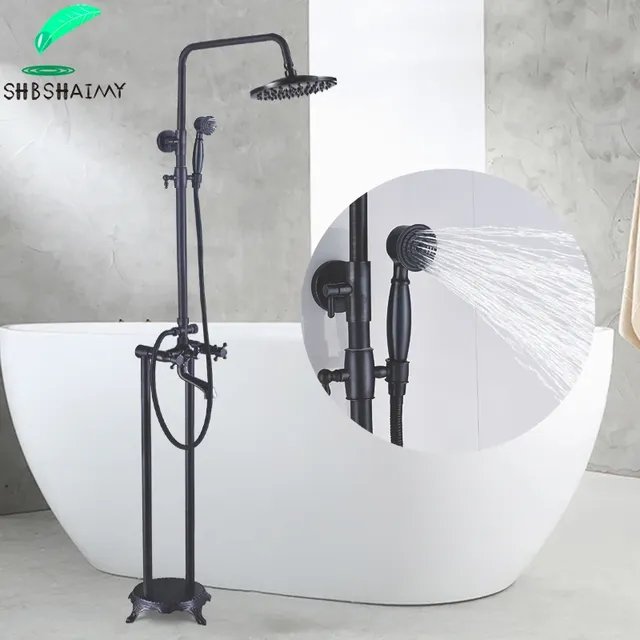 Robinet de baignoire de salle de bains sur pied noir de… – vue 4