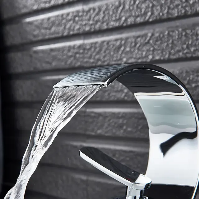 Robinet mitigeur de lavabo chaud et froid en cuivre – vue 3