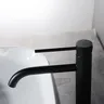 Robinet de lavabo de salle de bains en or brossé – vue 4