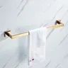 Ensemble de matériel de salle de bain en or poli – vue 2