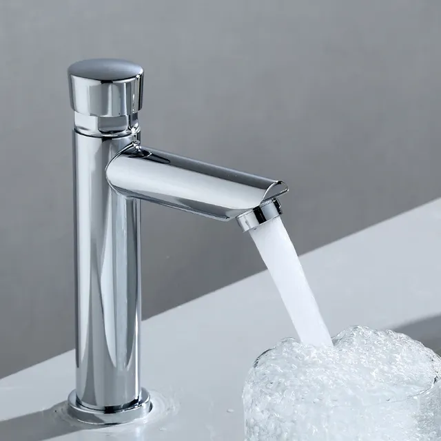 Robinets de lavabo de salle de bains à pression tactile – vue 3