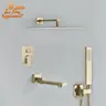 Ensemble de robinets de douche de salle de bains en or… – vue 1