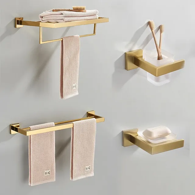 Ensemble de matériel de salle de bain – vue 2