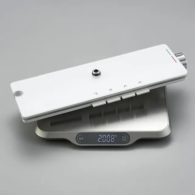 Système de douche à lumière ambiante avec bouton de piano – vue 6