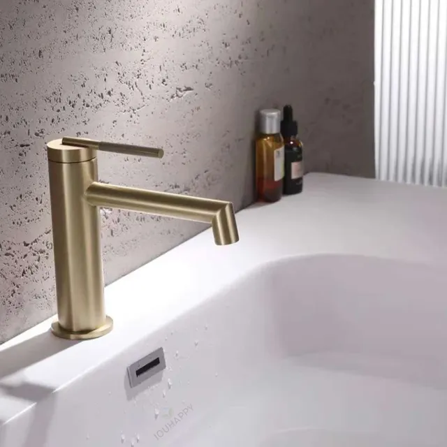 Robinet mitigeur d'eau de lavabo monté sur bureau – vue 5