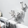 Robinet de cuisine mural en acier inoxydable – vue 3