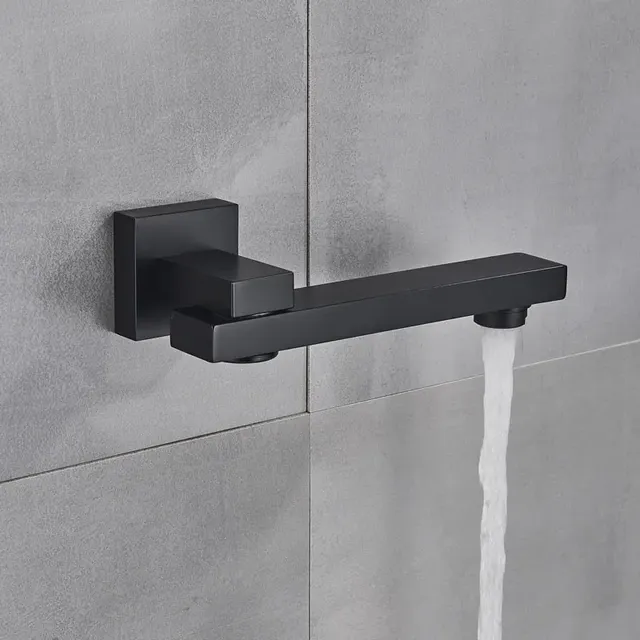 Ensemble de douche à chaud noir avec boîte orange – vue 6