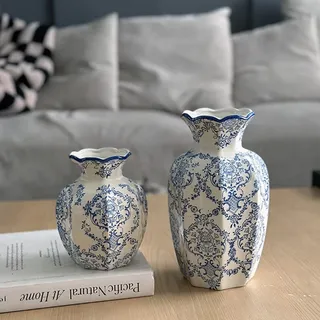 Vase peint à la main en porcelaine bleue et blanche