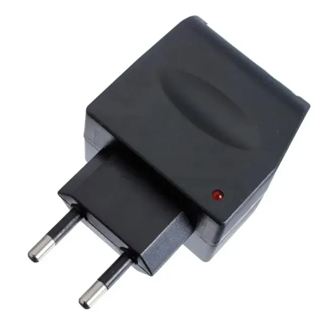 Adaptateur secteur avec prise de voiture – vue 3