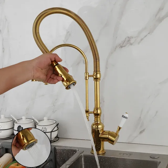 Robinet d'évier de cuisine extractible à ressort doré