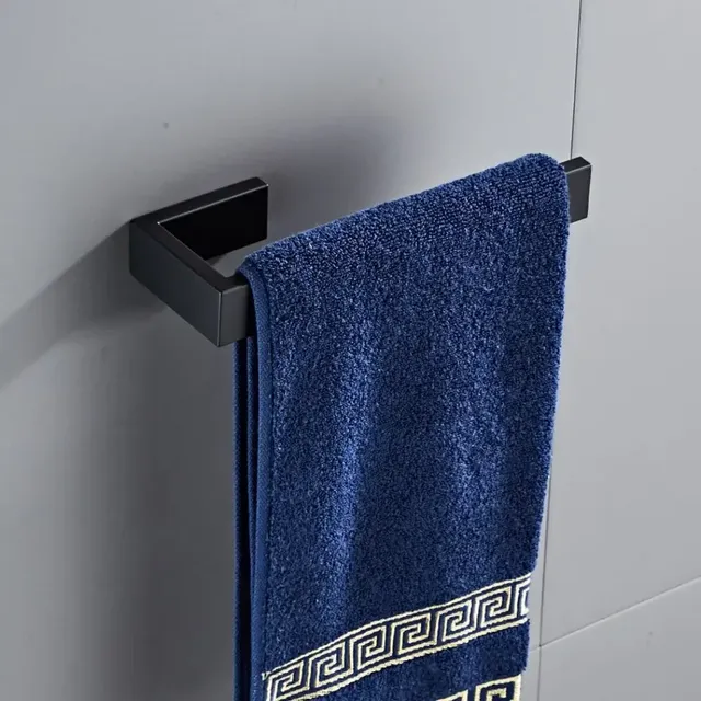 Ensemble de matériel de salle de bain – vue 3
