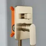 Ensemble de robinets de douche de salle de bains en or… – vue 5