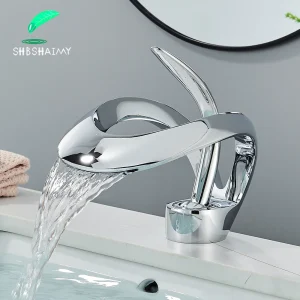 Robinet de lavabo de salle de bains créatif cascade chromée, robinet d’évier monté sur le pont, mélangeur d’eau chaude et froide, grue, corps en laiton, robinets à trou unique Robinet de lavabo de salle de bains créatif cascade chromée, robinet d’évier monté sur le pont, mélangeur d’eau chaude et froide, grue, corps en laiton, robinets à trou unique