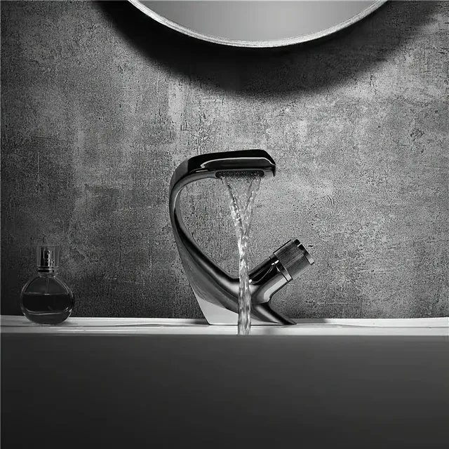 Robinet de lavabo cascade tout en cuivre noir – vue 4
