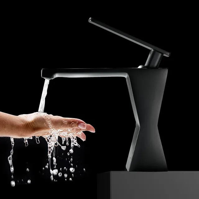 Robinet de centre commercial d'eau chaude et froide à… – vue 3