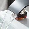 Robinet de lavabo cascade de salle de bains – vue 4