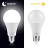 Ampoule LED avec capteur de lumière E27 – vue 1