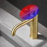 Robinets de lavabo de salle de bains en or brosse – vue 4