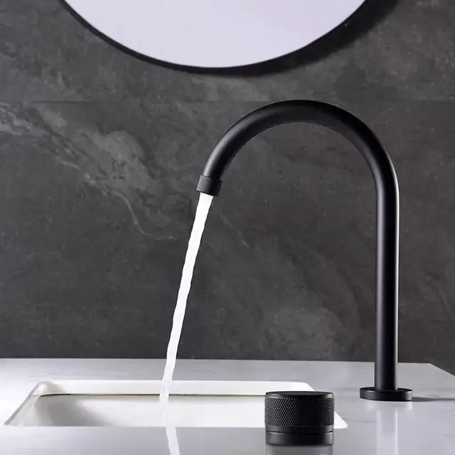 Robinet de lavabo en or brossé – vue 2