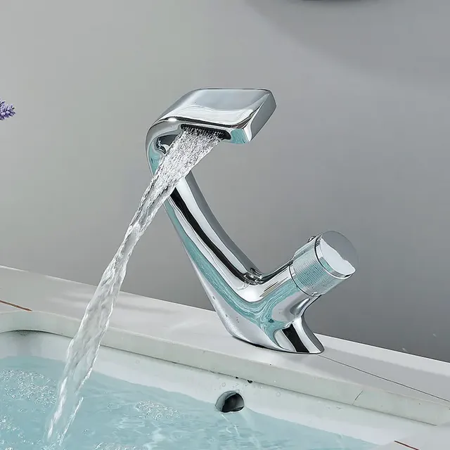 Cascade d'eau douce froide et chaude – vue 6