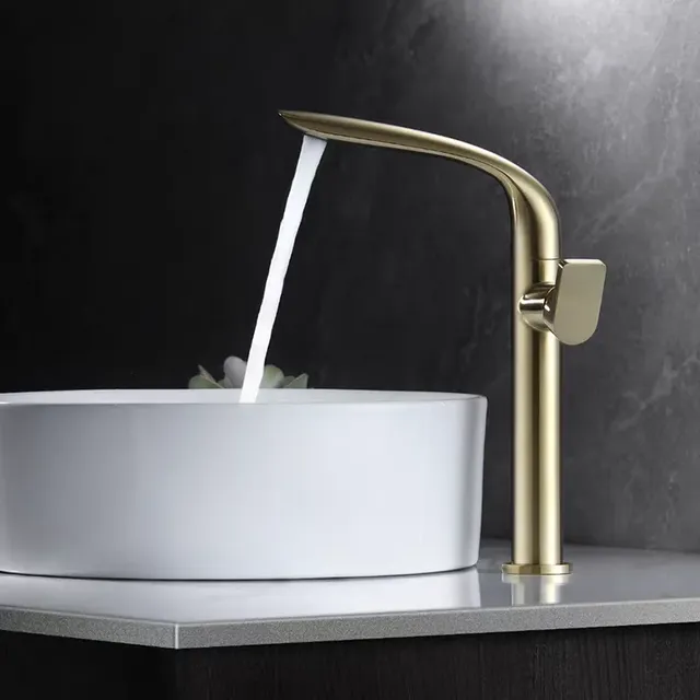 Robinet Baisn en or brossé – vue 3